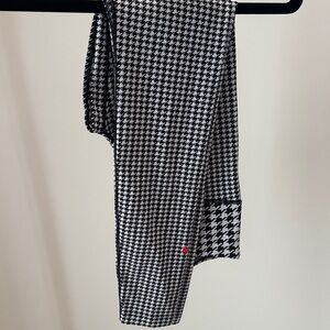 NIKE Black and White Houndstooth leggings